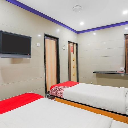 Oyo 10697 Hotel Suraj Inn Сурат Екстериор снимка